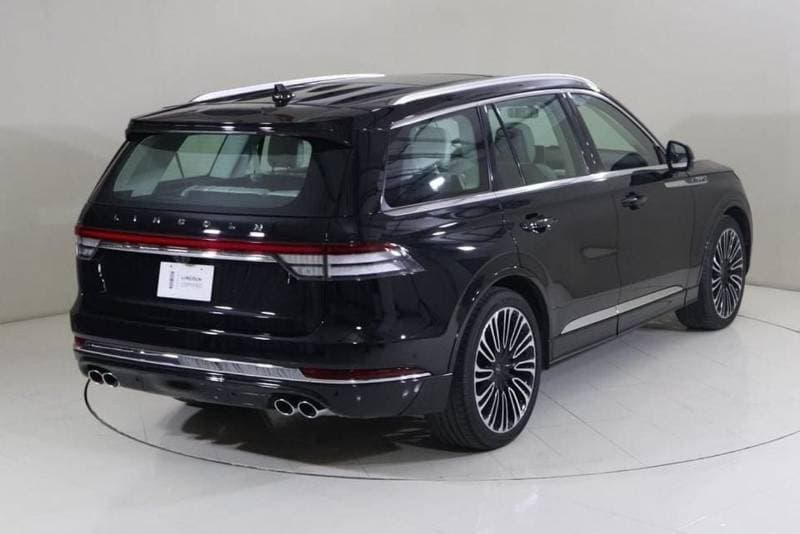 2023 Lincoln Aviator PRESIDENTIAL thumbnail 2