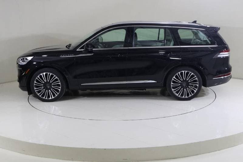 2023 Lincoln Aviator PRESIDENTIAL thumbnail 4