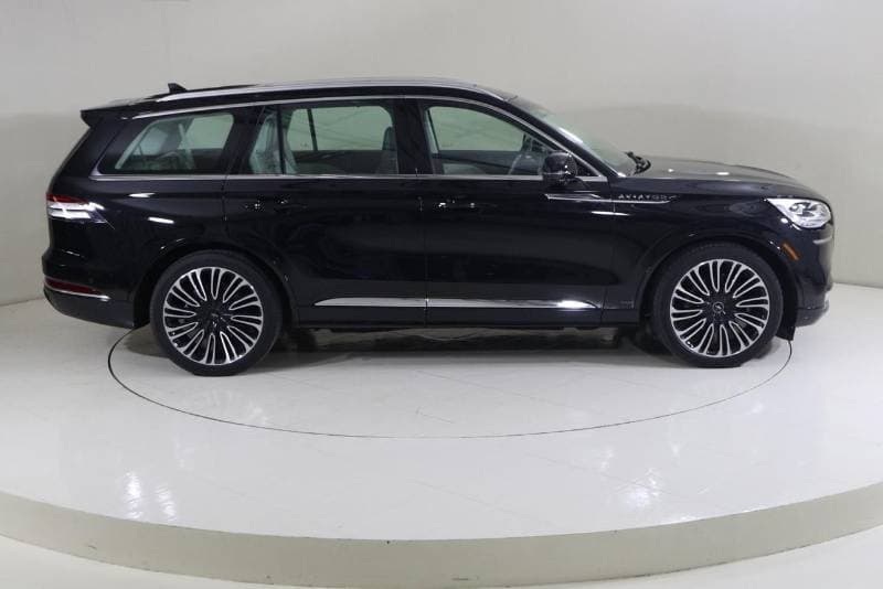 2023 Lincoln Aviator PRESIDENTIAL thumbnail 5