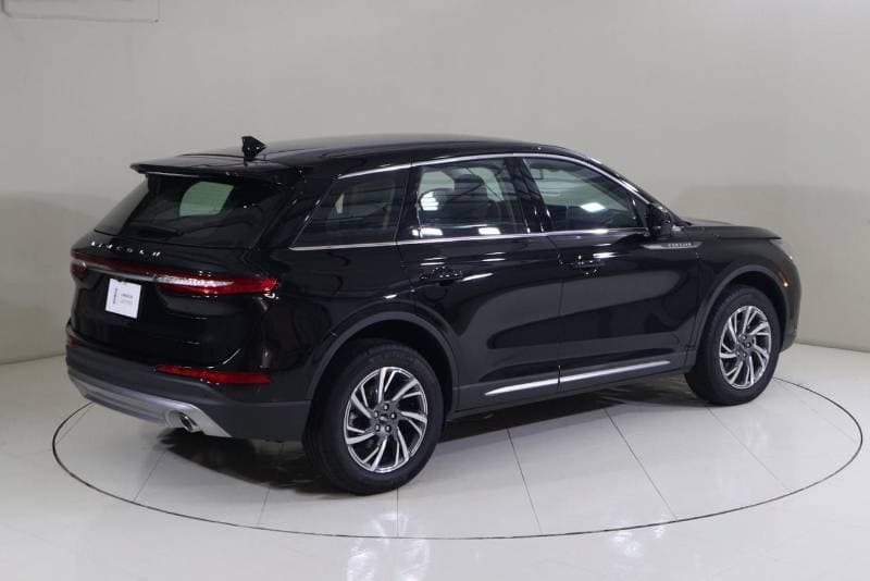 2024 Lincoln Corsair STANDARD AWD thumbnail 2