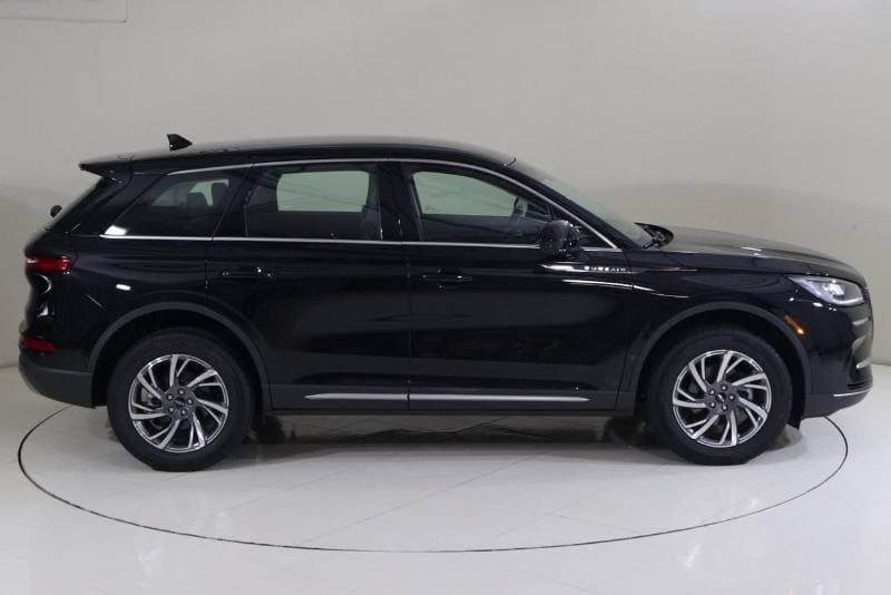 2024 Lincoln Corsair STANDARD AWD thumbnail 3