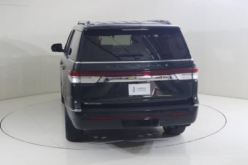 2023 Lincoln Navigator PRESIDENTIAL thumbnail 5
