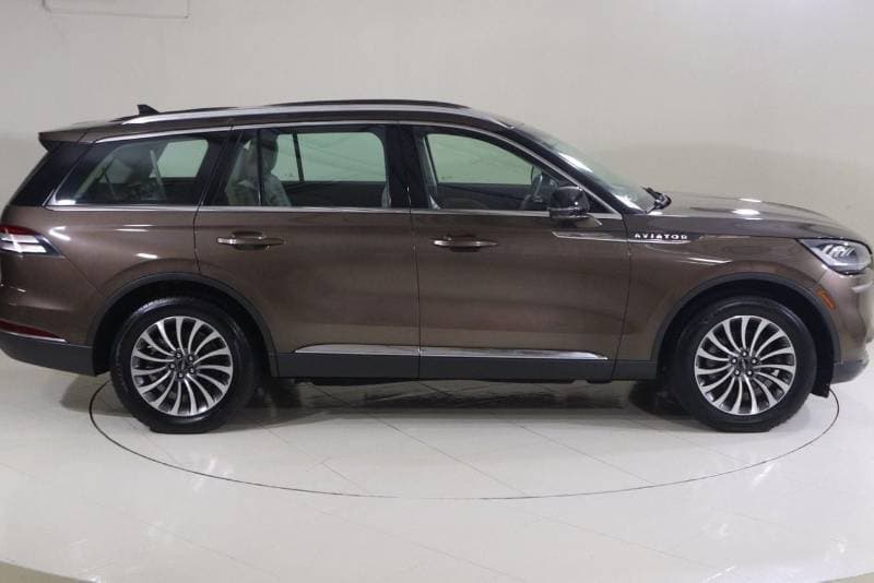2022 Lincoln Aviator STANDARD thumbnail 6