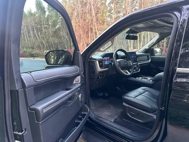 2024 Ford Expedition XLT thumbnail 8