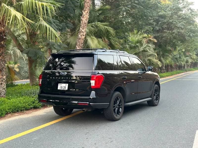 2024 Ford Expedition XLT thumbnail 3