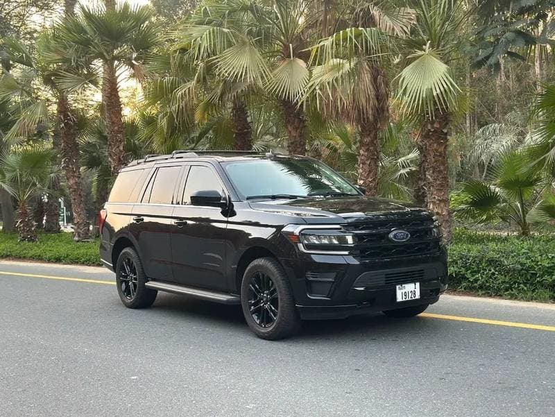 2024 Ford Expedition XLT thumbnail 2