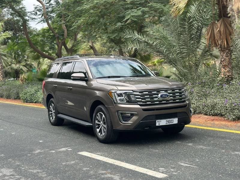 2018 Ford Expedition XLT thumbnail 2