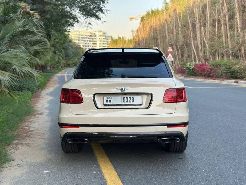 2017 Bentley Bentayga SIGNATURE thumbnail 5