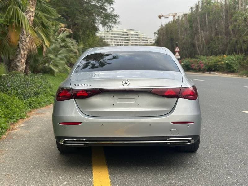 2025 Mercedes Benz E300 Diesel Plug in Hybrid thumbnail 5