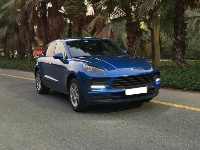 2021 Porsche Macan STANDARD thumbnail 2
