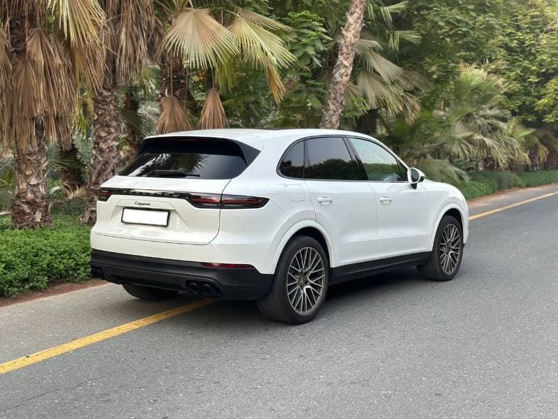 2022 Porsche Cayenne PLATINUM EDITION thumbnail 3