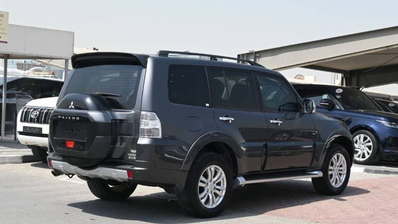 2017 Mitsubishi Pajero GLS H/L PLATINUM thumbnail 6