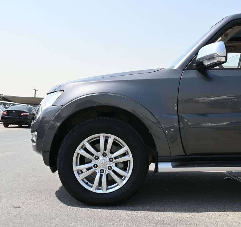 2017 Mitsubishi Pajero GLS H/L PLATINUM thumbnail 8