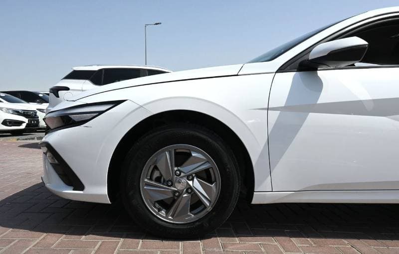 2025 Hyundai Elantra SMART thumbnail 8