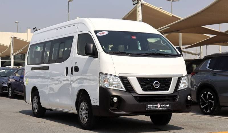 2022 Nissan Urvan STANDARD thumbnail 3