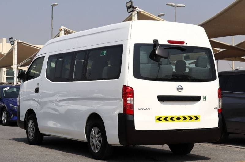2022 Nissan Urvan STANDARD thumbnail 5