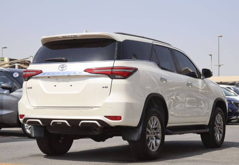 2021 Toyota Fortuner VXR thumbnail 6