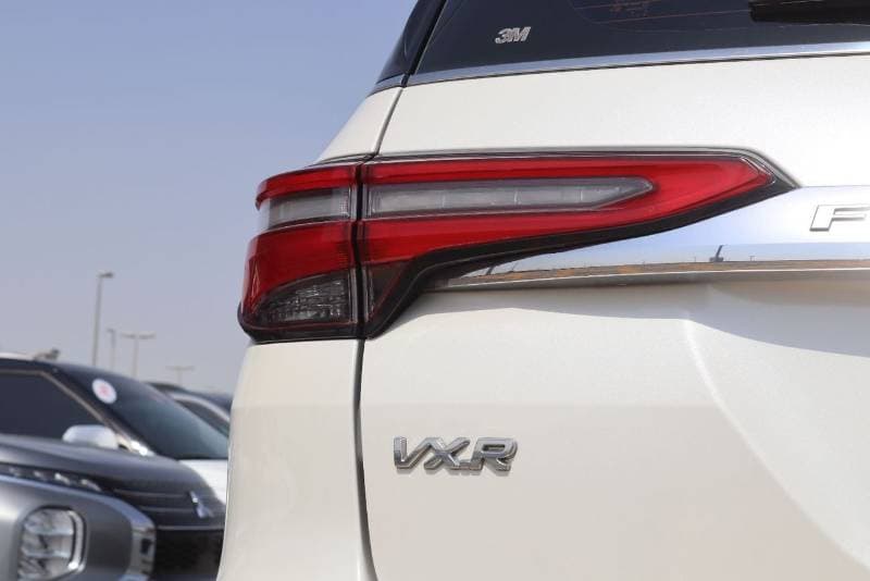 2021 Toyota Fortuner VXR thumbnail 7
