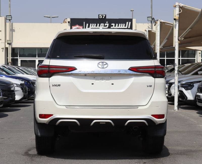 2021 Toyota Fortuner VXR thumbnail 4
