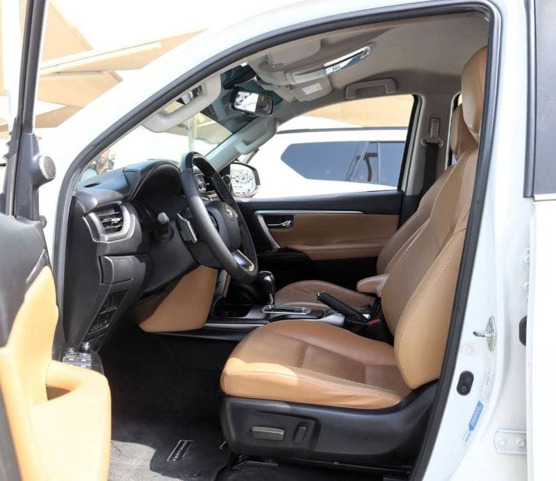 2021 Toyota Fortuner VXR thumbnail 8