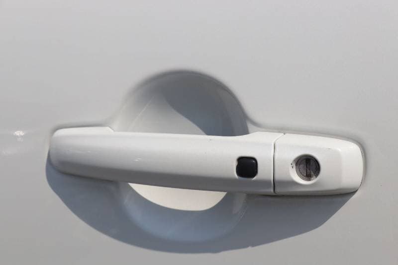 2024 Toyota Urban Cruiser GLX thumbnail 8