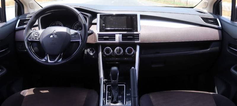 2023 Mitsubishi Xpander Cross PREMIUM thumbnail 8