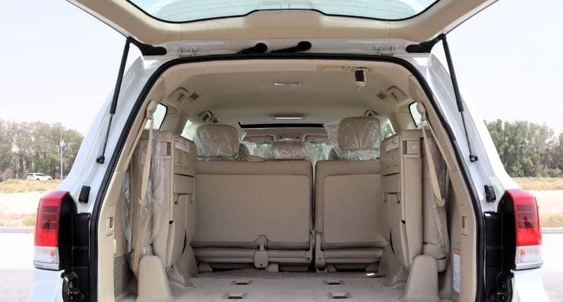 2020 Toyota Land Cruiser GXR thumbnail 8
