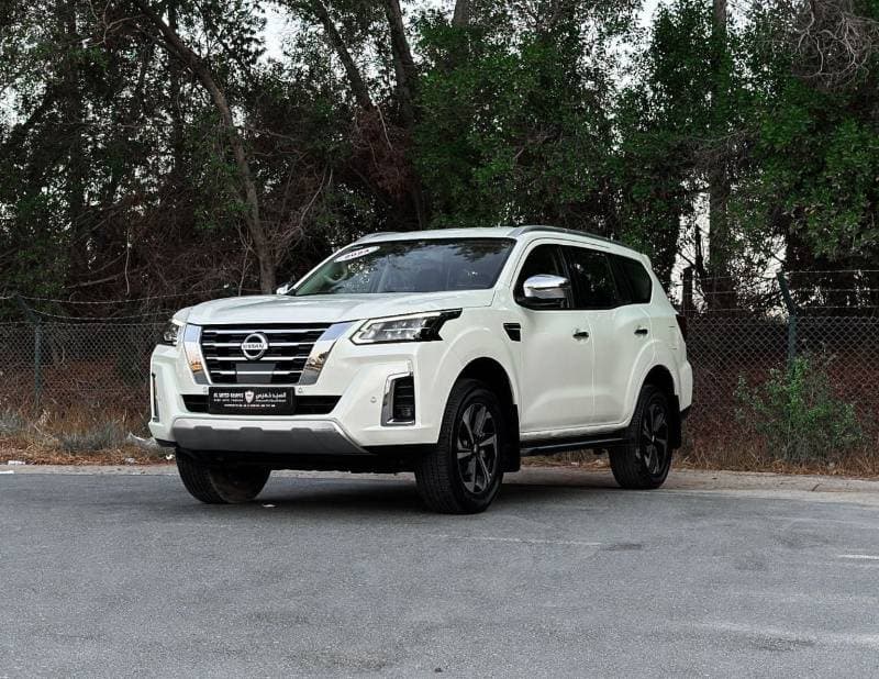2024 Nissan X Terra PLATINUM thumbnail 3