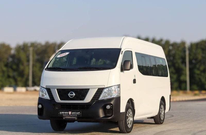 2022 Nissan Urvan STANDARD thumbnail 3