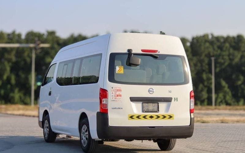 2022 Nissan Urvan STANDARD thumbnail 4