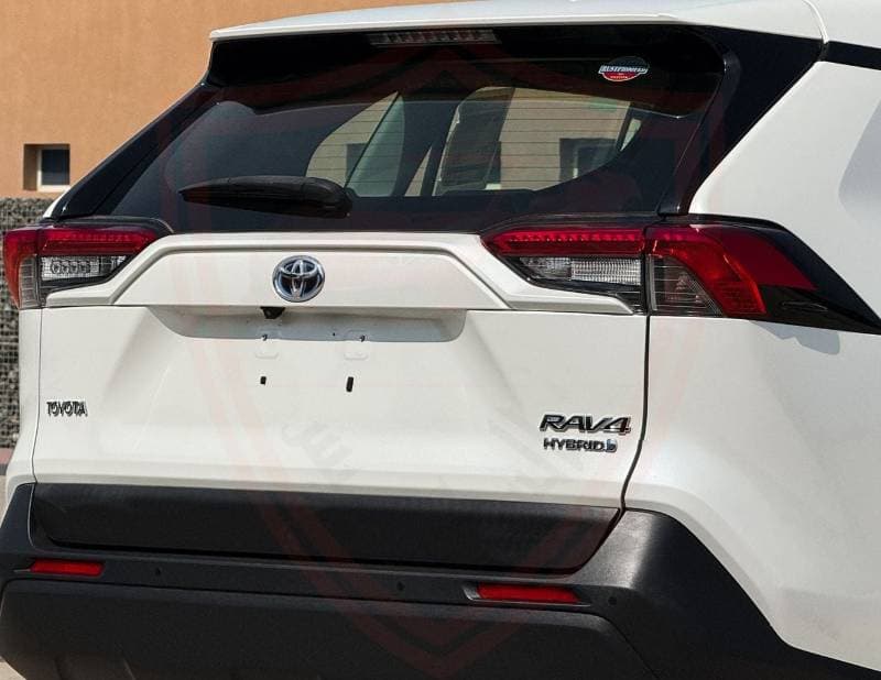 2019 Toyota RAV4 LE HEV thumbnail 8