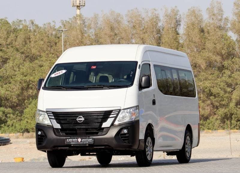 2023 Nissan Urvan STANDARD thumbnail 3