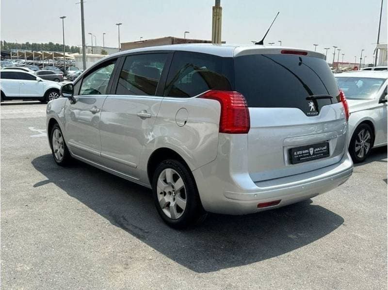 2016 Peugeot 5008 PREMIUM W/VIDEO PACK thumbnail 4
