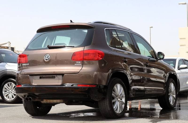 2014 Volkswagen Tiguan SE thumbnail 5