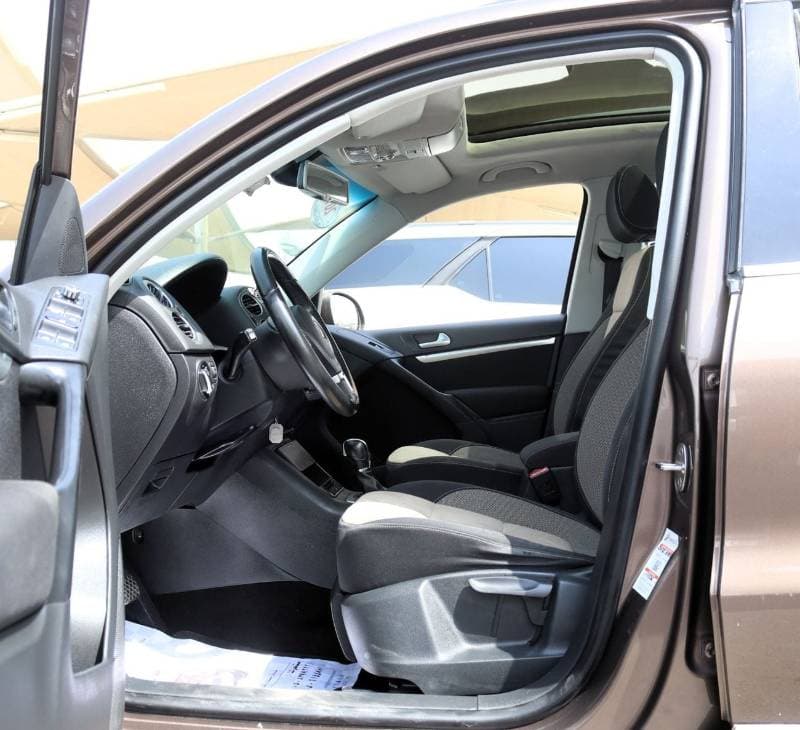 2014 Volkswagen Tiguan SE thumbnail 7