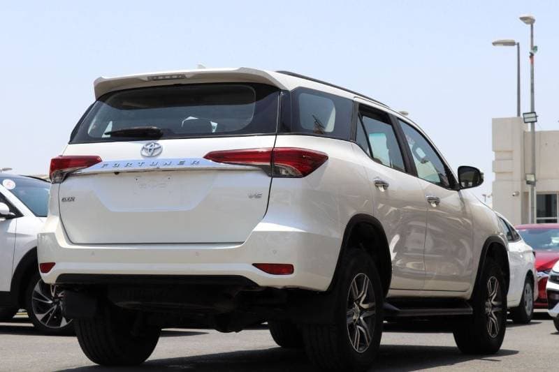 2021 Toyota Fortuner GXR thumbnail 4