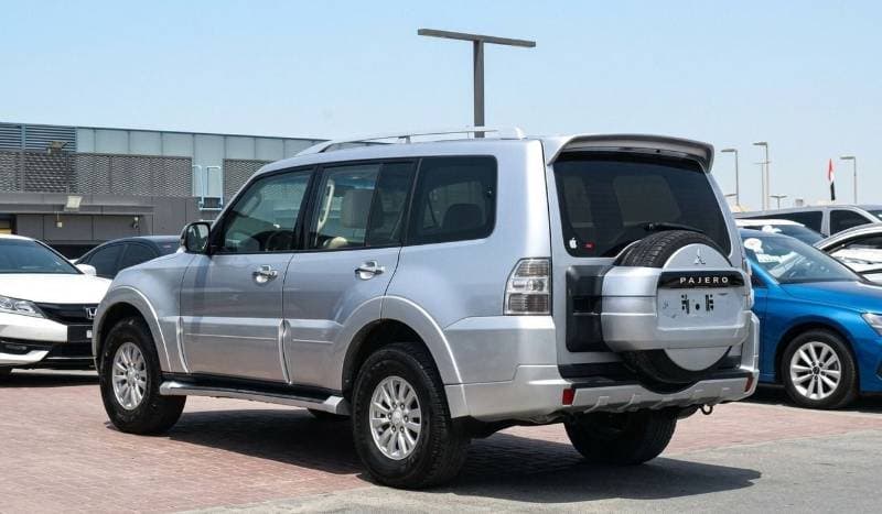 2012 Mitsubishi Pajero GLS MIDLINE thumbnail 4