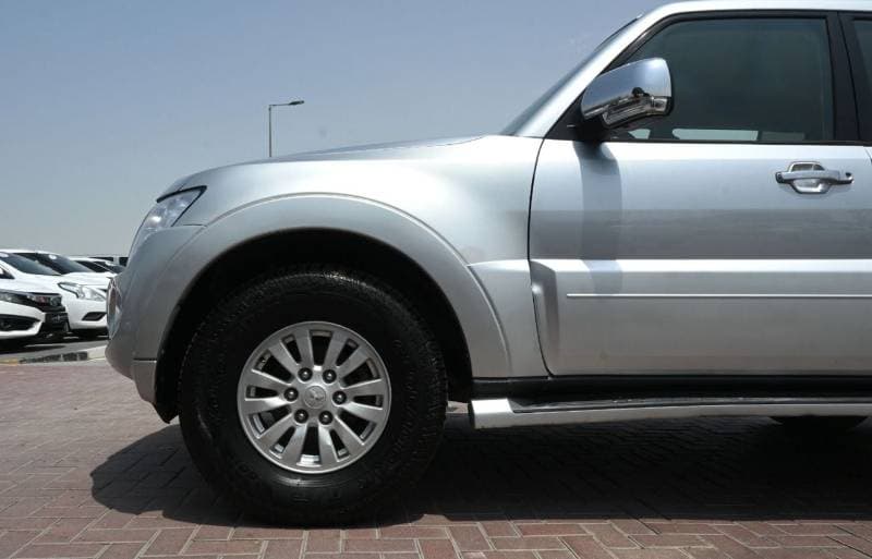 2012 Mitsubishi Pajero GLS MIDLINE thumbnail 8