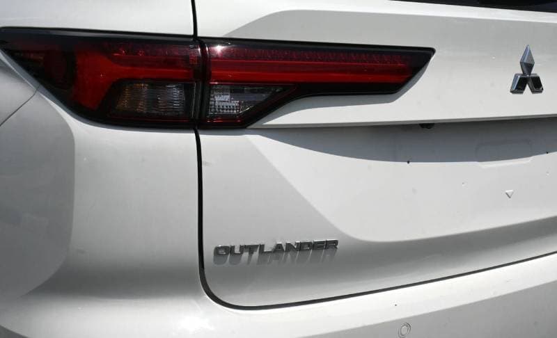 2023 Mitsubishi Outlander PREMIUM thumbnail 7