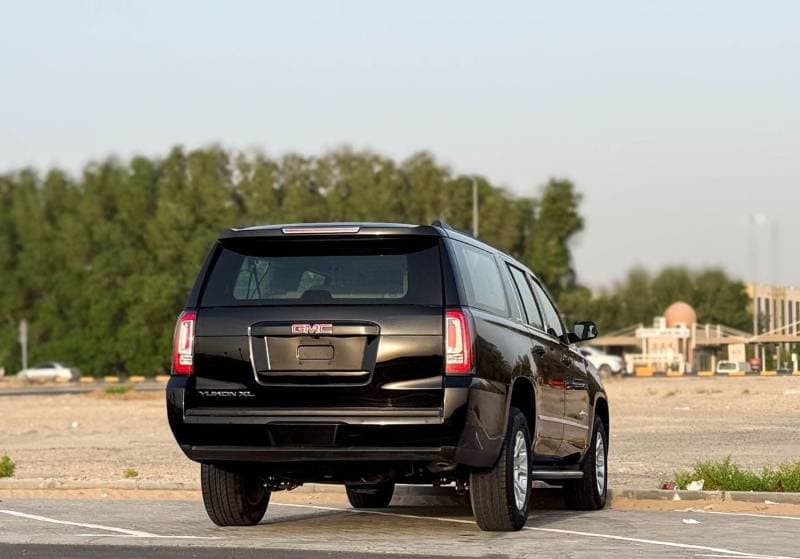 2020 GMC Yukon XL SLE thumbnail 6