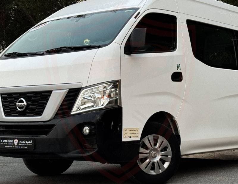 2020 Nissan Urvan STANDARD thumbnail 4