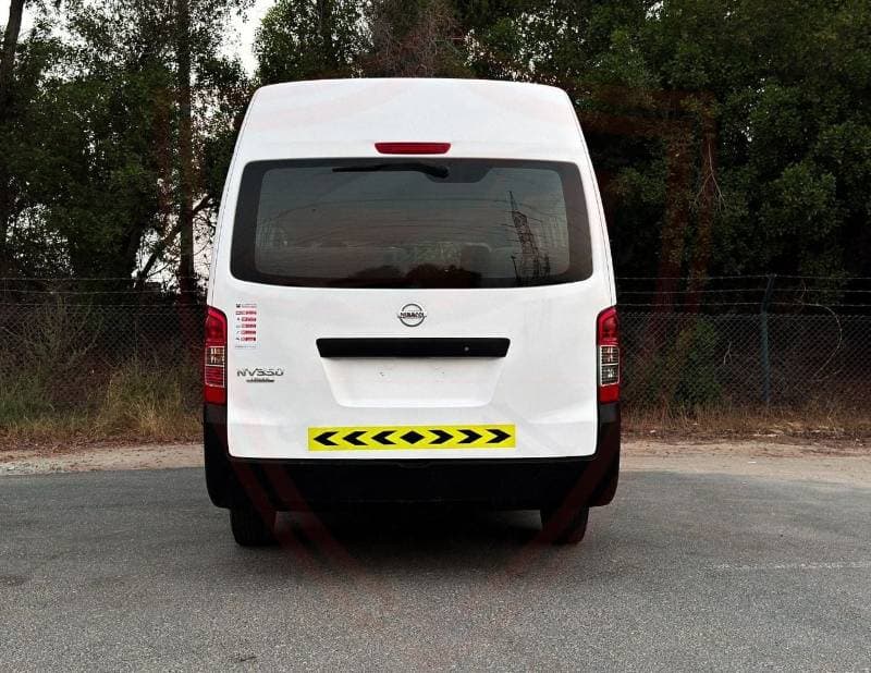 2020 Nissan Urvan STANDARD thumbnail 6