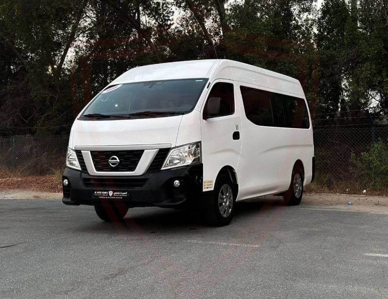 2020 Nissan Urvan STANDARD thumbnail 3