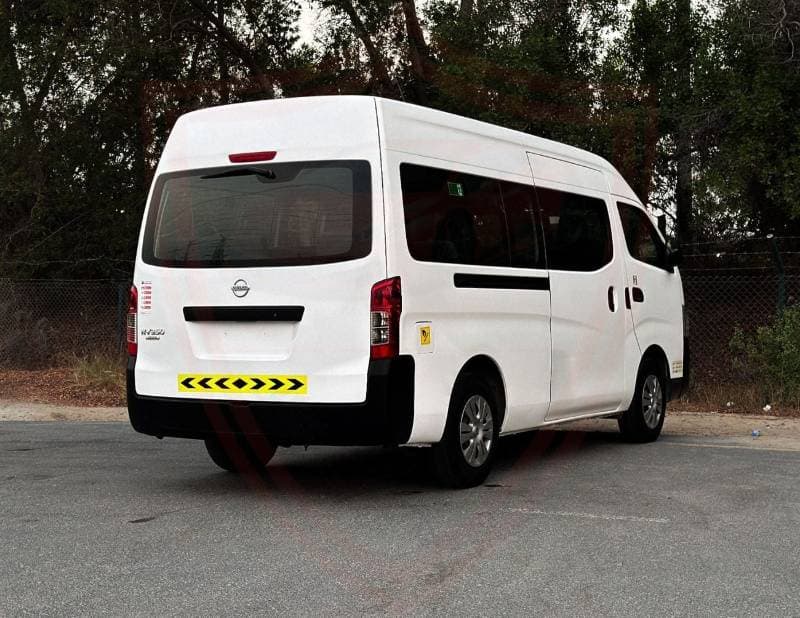 2020 Nissan Urvan STANDARD thumbnail 7