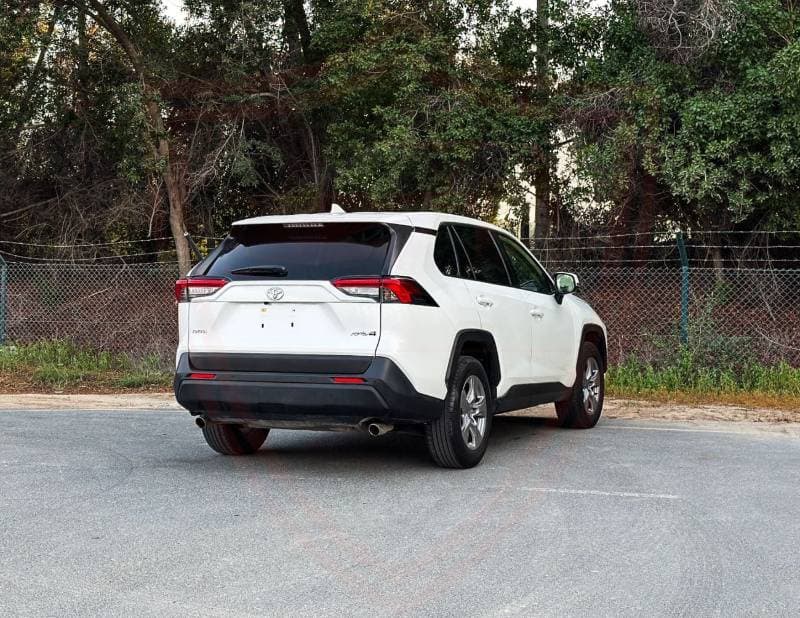 2022 Toyota RAV4 EX thumbnail 6