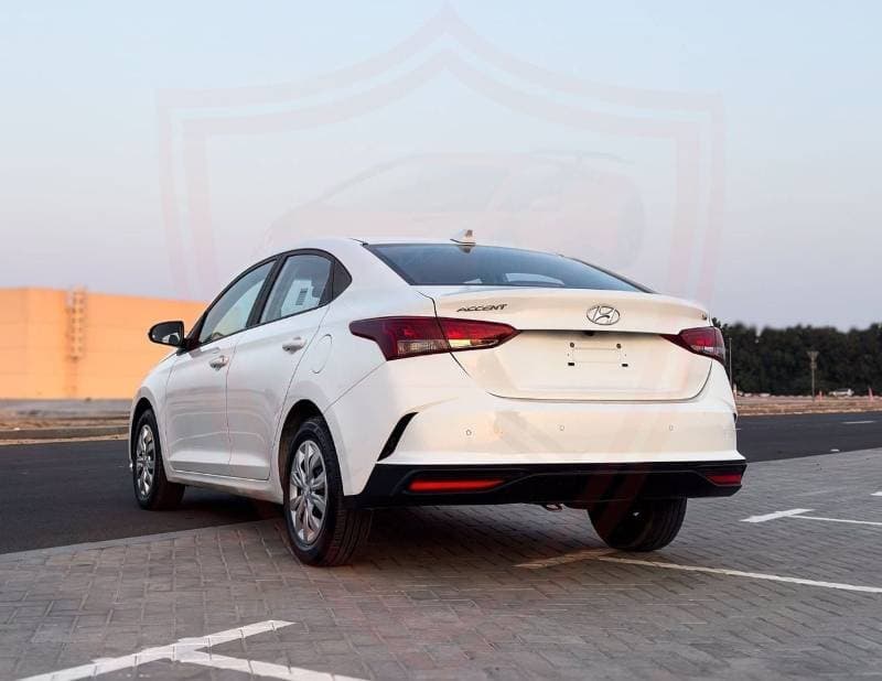 2023 Hyundai Accent GL MID thumbnail 4