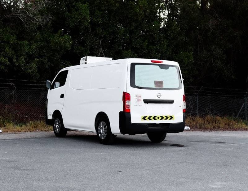 2021 Nissan Urvan STANDARD thumbnail 4