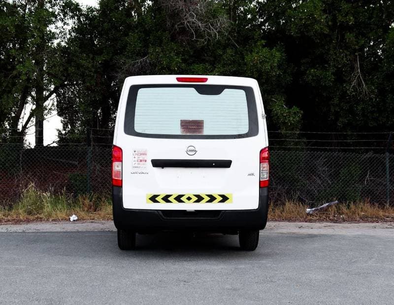2021 Nissan Urvan STANDARD thumbnail 5