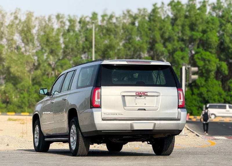 2020 GMC Yukon XL SLE thumbnail 4