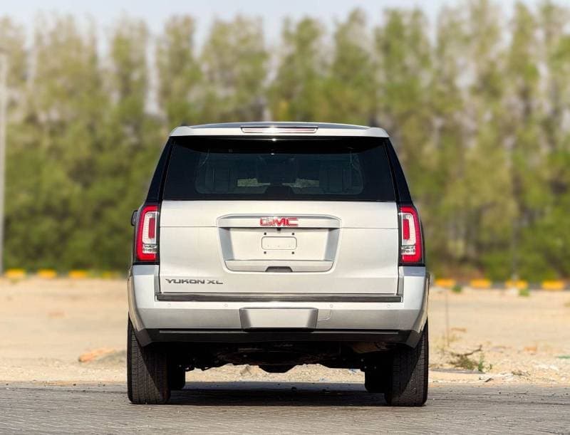 2020 GMC Yukon XL SLE thumbnail 5